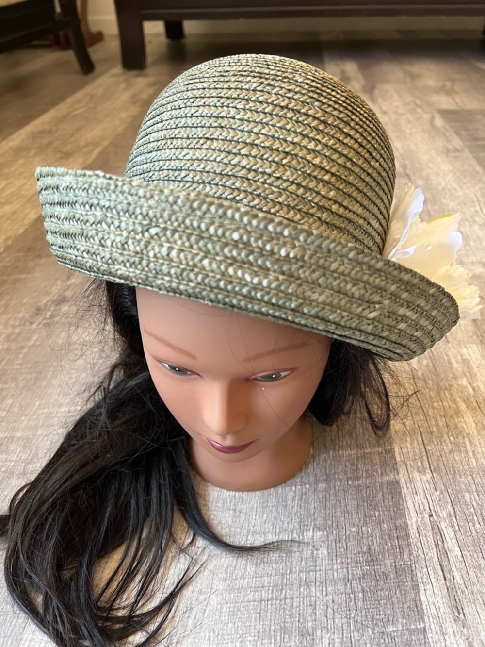 betmar sage green braided straw cloche with white floral tag - Picture 12 of 12